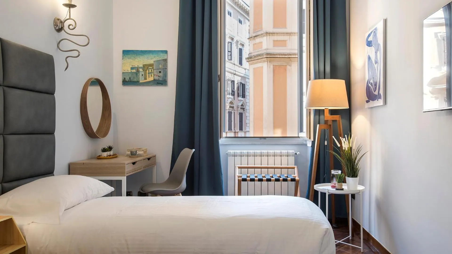 Apartment Montebello Style Rome